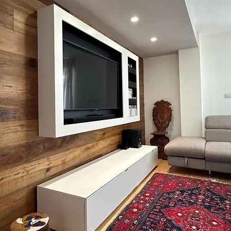 Alma Mountain Lägenhet *